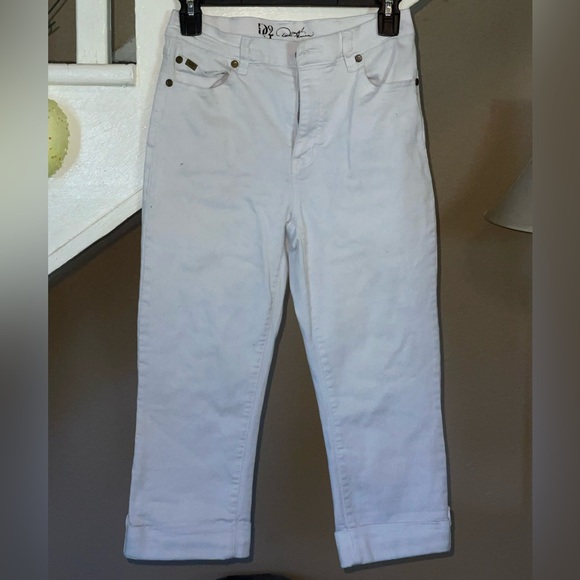 White Capris - Picture 1 of 4